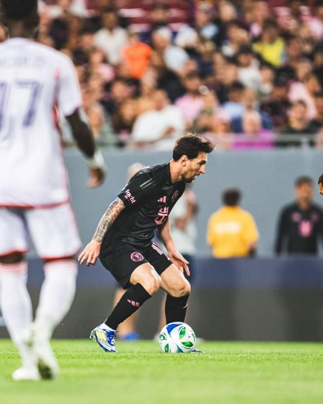 关于梅西点球大战制胜，门将哭着跪倒在草坪！！的信息