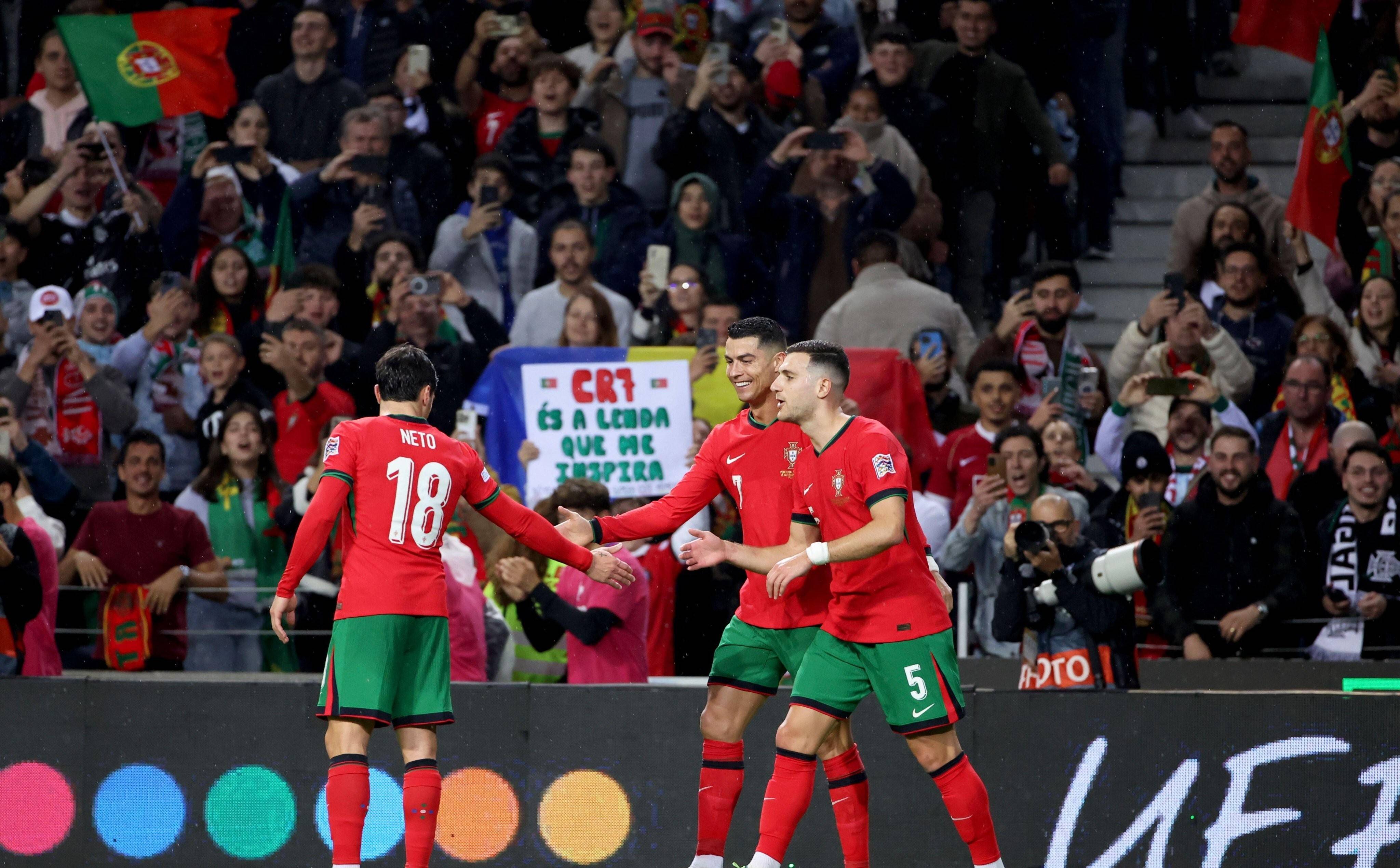 足球界巅峰对决！德国队击败对手晋级下一阶段！