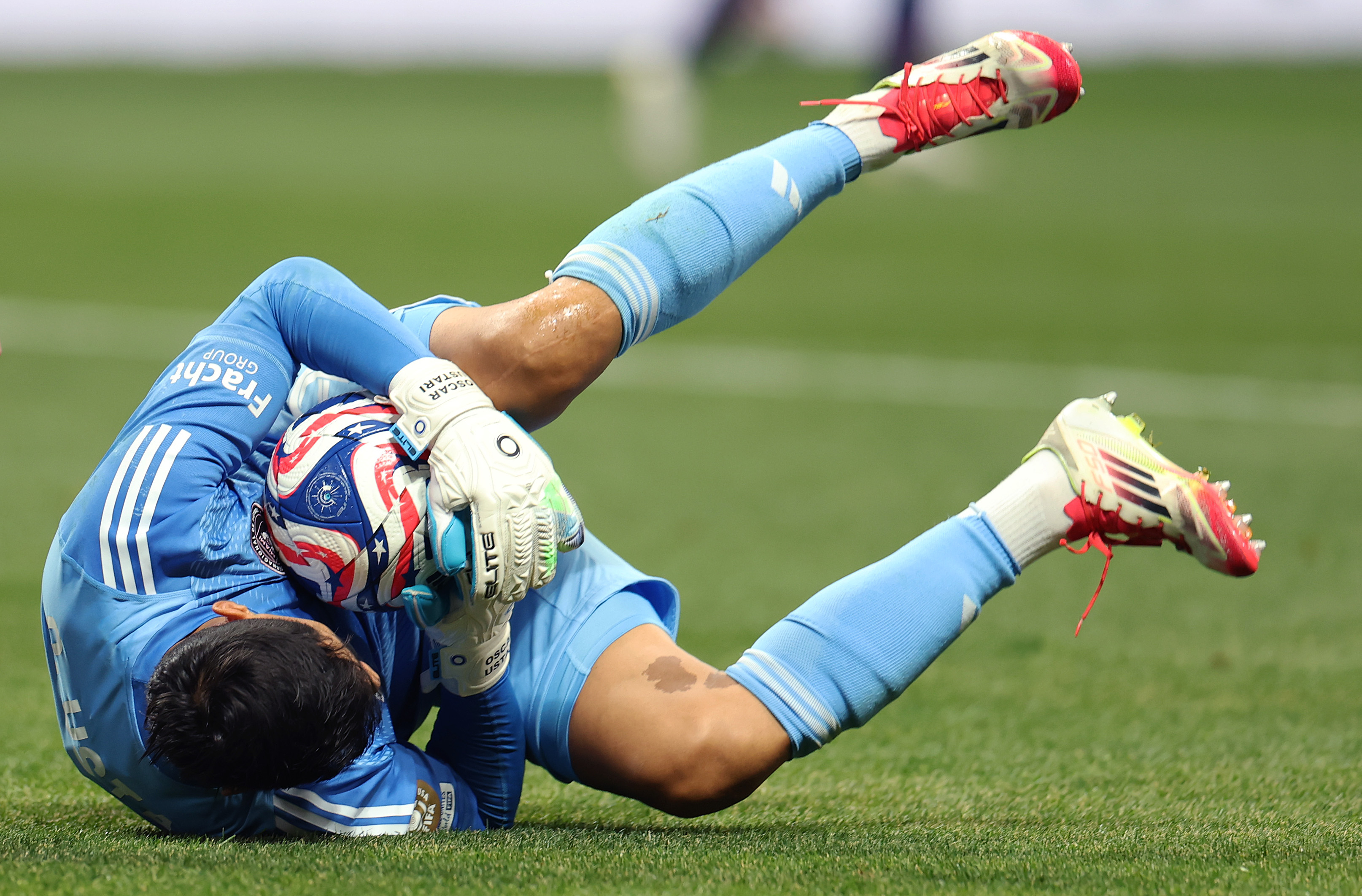 关于巴黎圣日耳曼新晋高手胜出踢球赛的信息 关于巴黎圣日耳曼新晋高手胜出踢球赛的信息