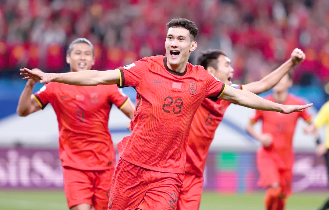 PG电子APP-国家队球员在比赛中全力以赴，获得胜利晋级