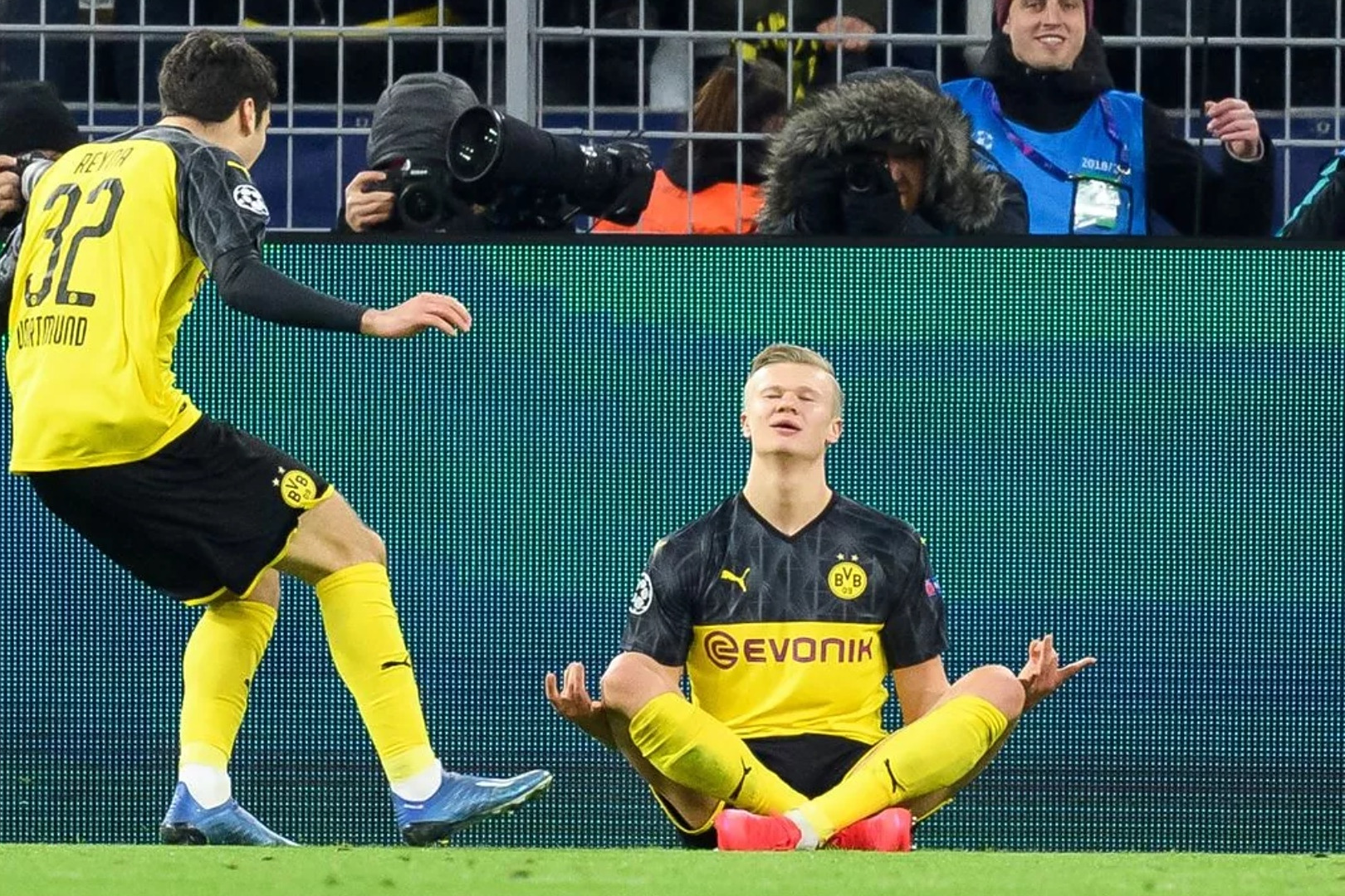 多特蒙德迎战对手，全力冲刺胜利