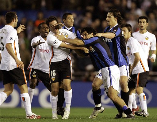 PG游戏APP-瓦伦西亚客场进球，扎佐拉突袭反超对手