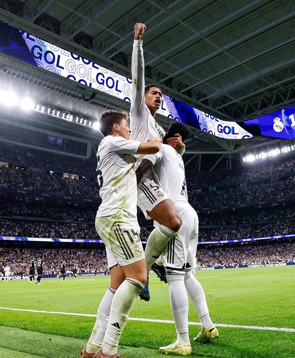 皇马狂胜阿贾克斯，冠军之路再添一道风景