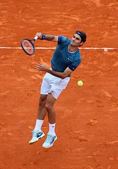 西班牙网球队横扫世界网球队，瓦林卡制霸全场