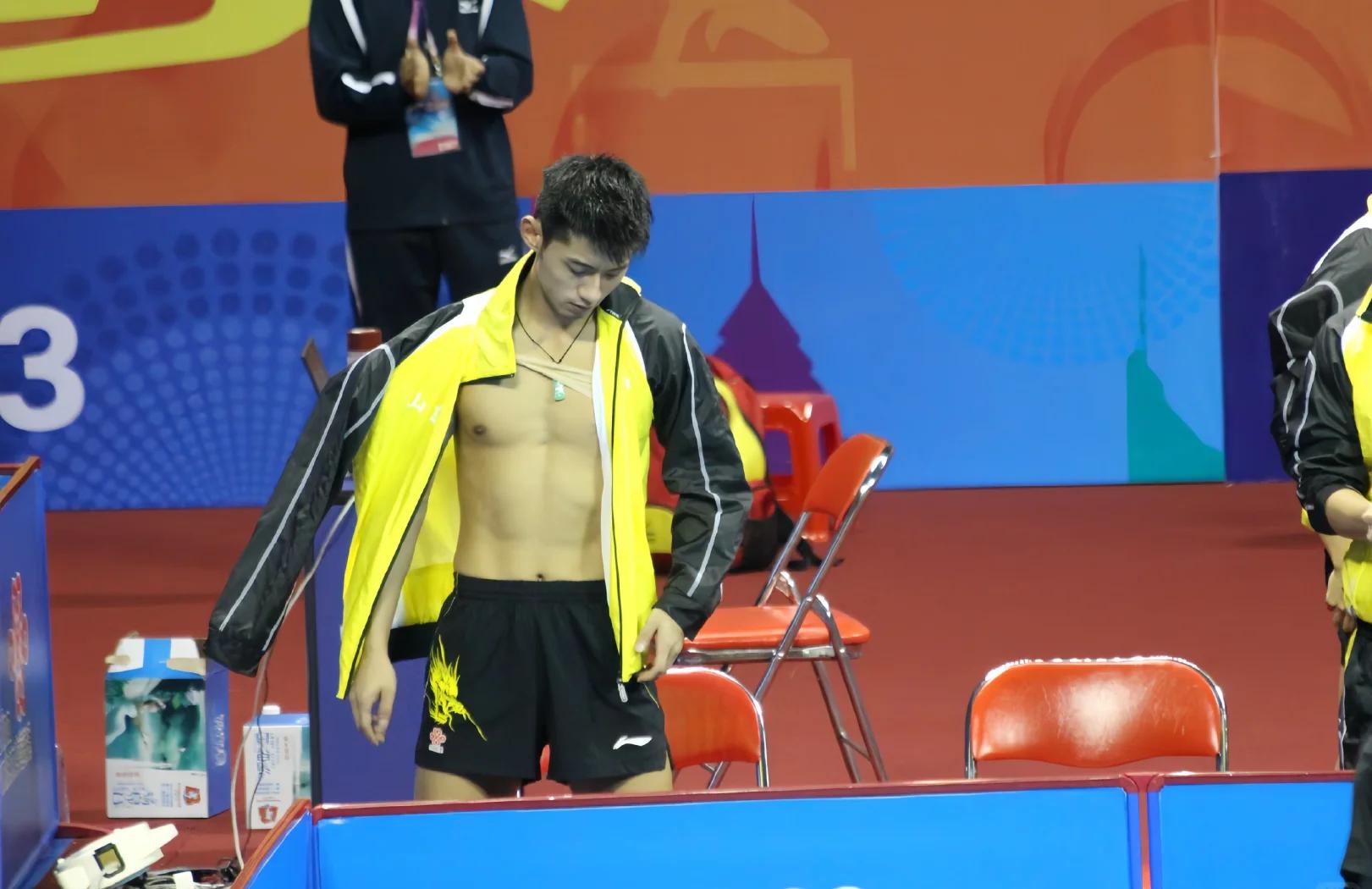 英国乒乓球队爆冷波兰乒乓球队，张继科高光表现的简单介绍