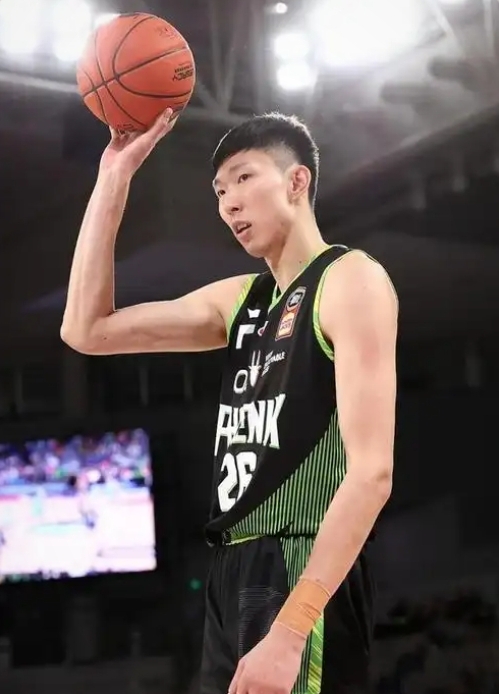 包含篮球职业联赛扩充参赛队伍，引发球迷热议的词条