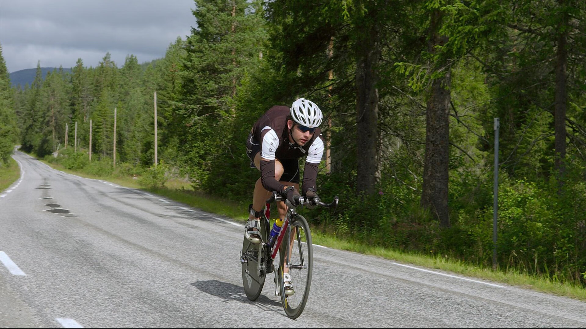 赛道与球场,当F1街道赛之夜遇见无人可挡的东契奇